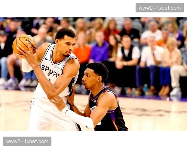 马刺团队配合流畅默契，战术执行到位确保比赛过程从容