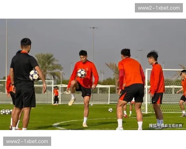 蓉城中卫组合默契度待加强 索罗金韩鹏飞协防沟通存失误